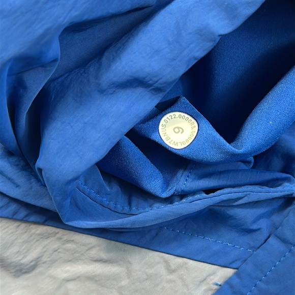 Lululemon Evergreen High-Rise Short 4.5" Wild Bluebell / Cascade Blue - Picture 5 of 6